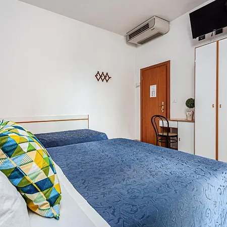 Hotel Solaris-3